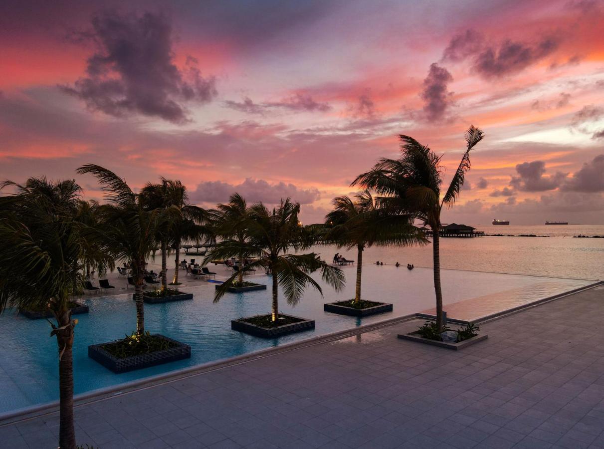 Resort Nautica Paradise Island